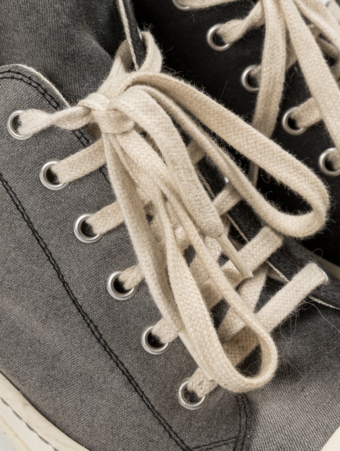 Airbrushed Low Top Ramones