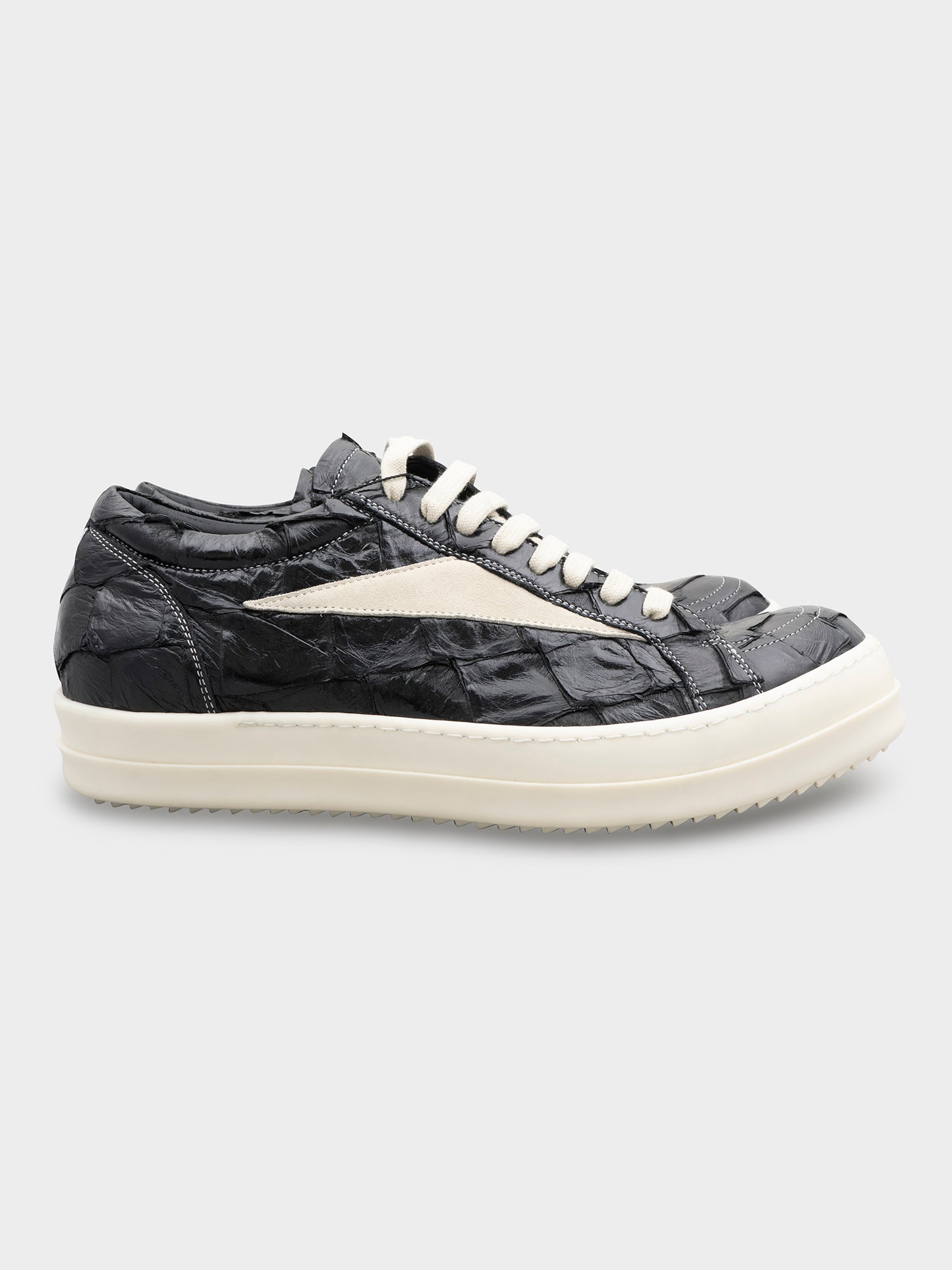 1/24 Pirarucu Fish Vintage Sneakers