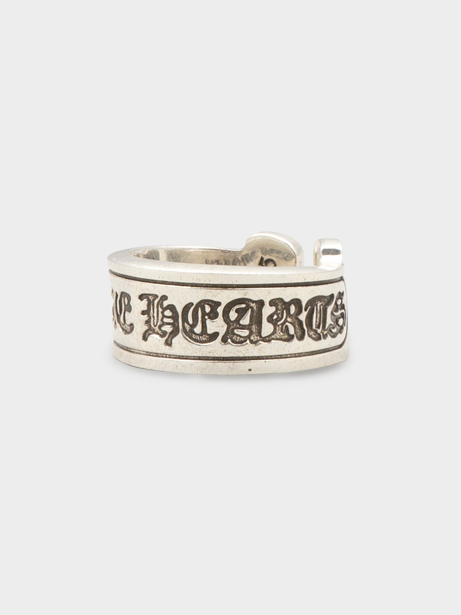 Chrome Hearts: Large Scroll Label Ring | Groupie