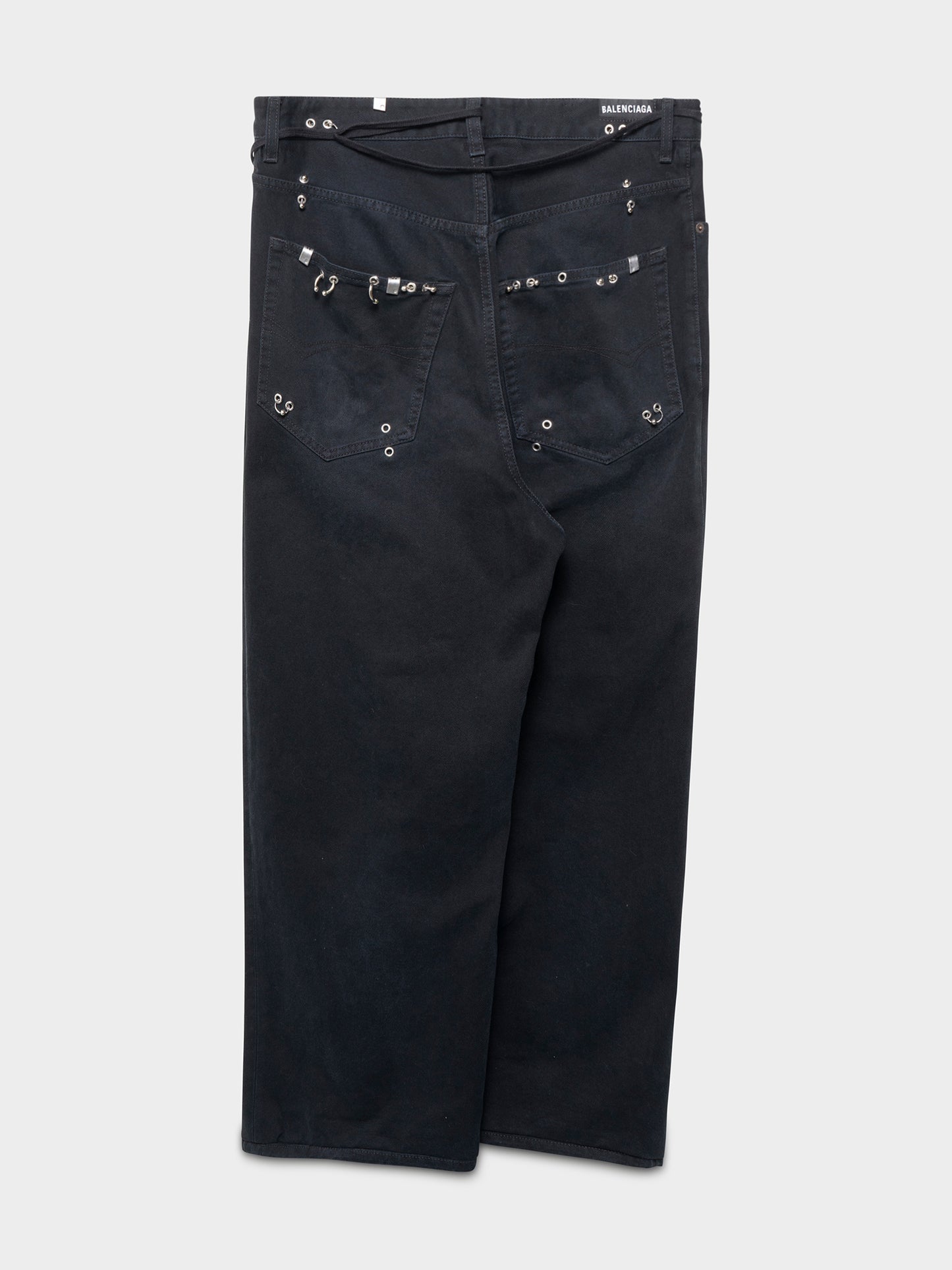 Piercing Jeans