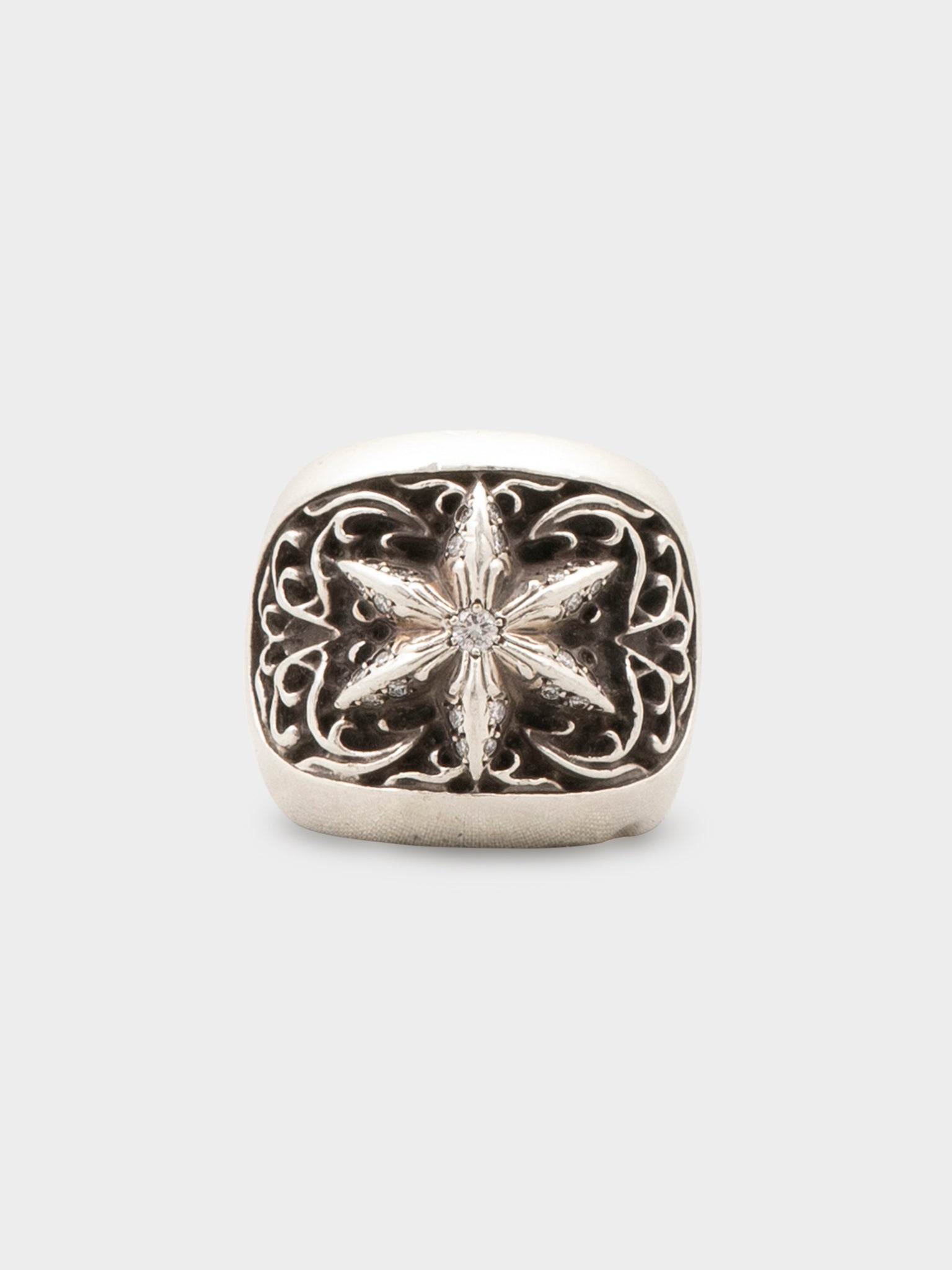 Chrome Hearts: Diamond Oval Star Ring | Groupie