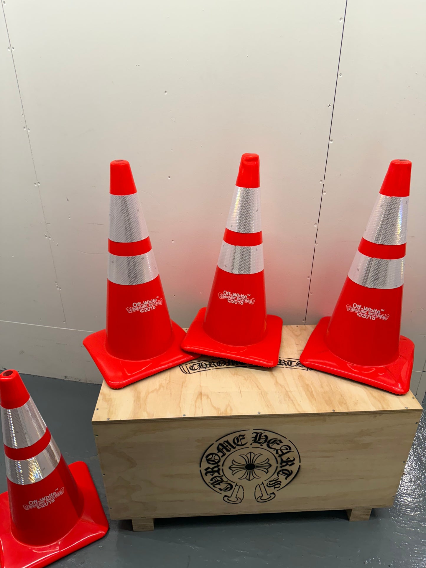 1/7 Off-White Traffic Safety Cone