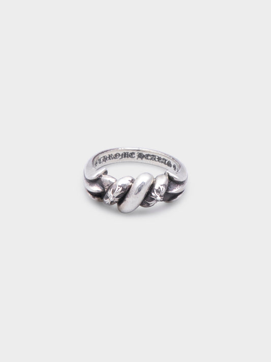 Tiny E Knot Ring
