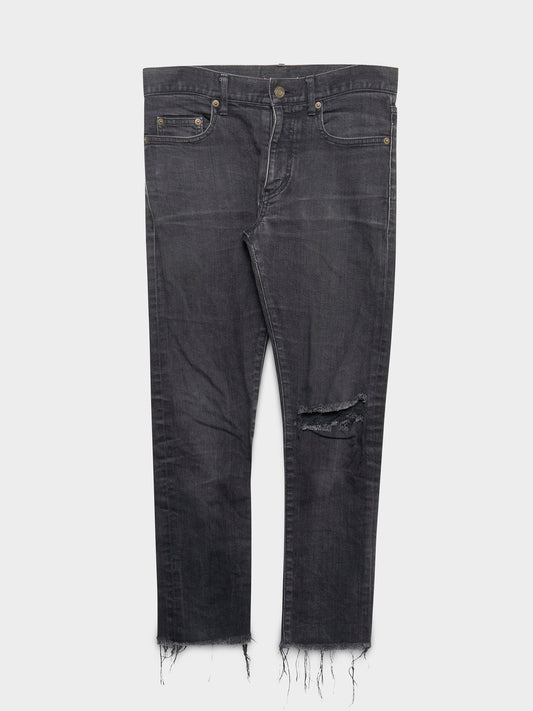 D02 Distressed Jeans