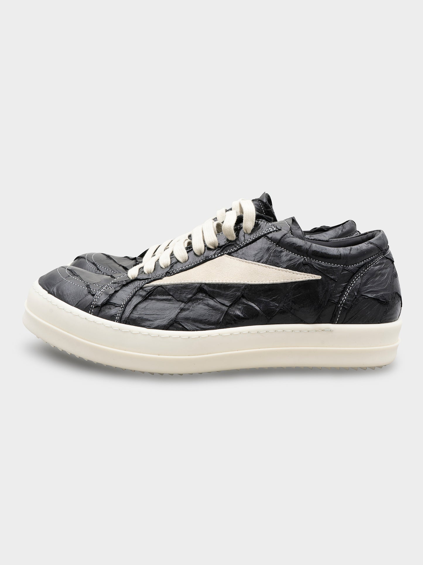 1/24 Pirarucu Fish Vintage Sneakers