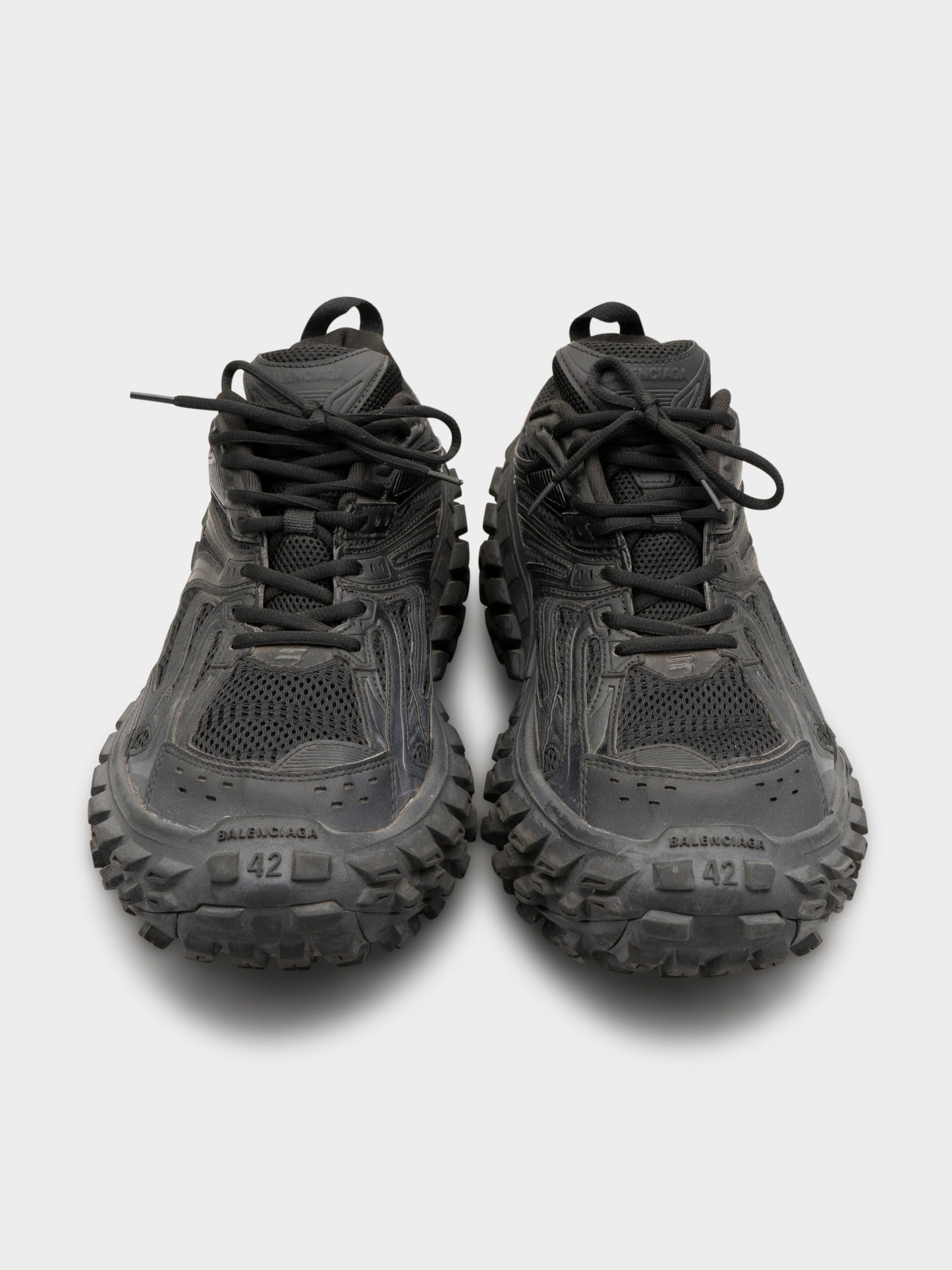 Defenders Sneakers