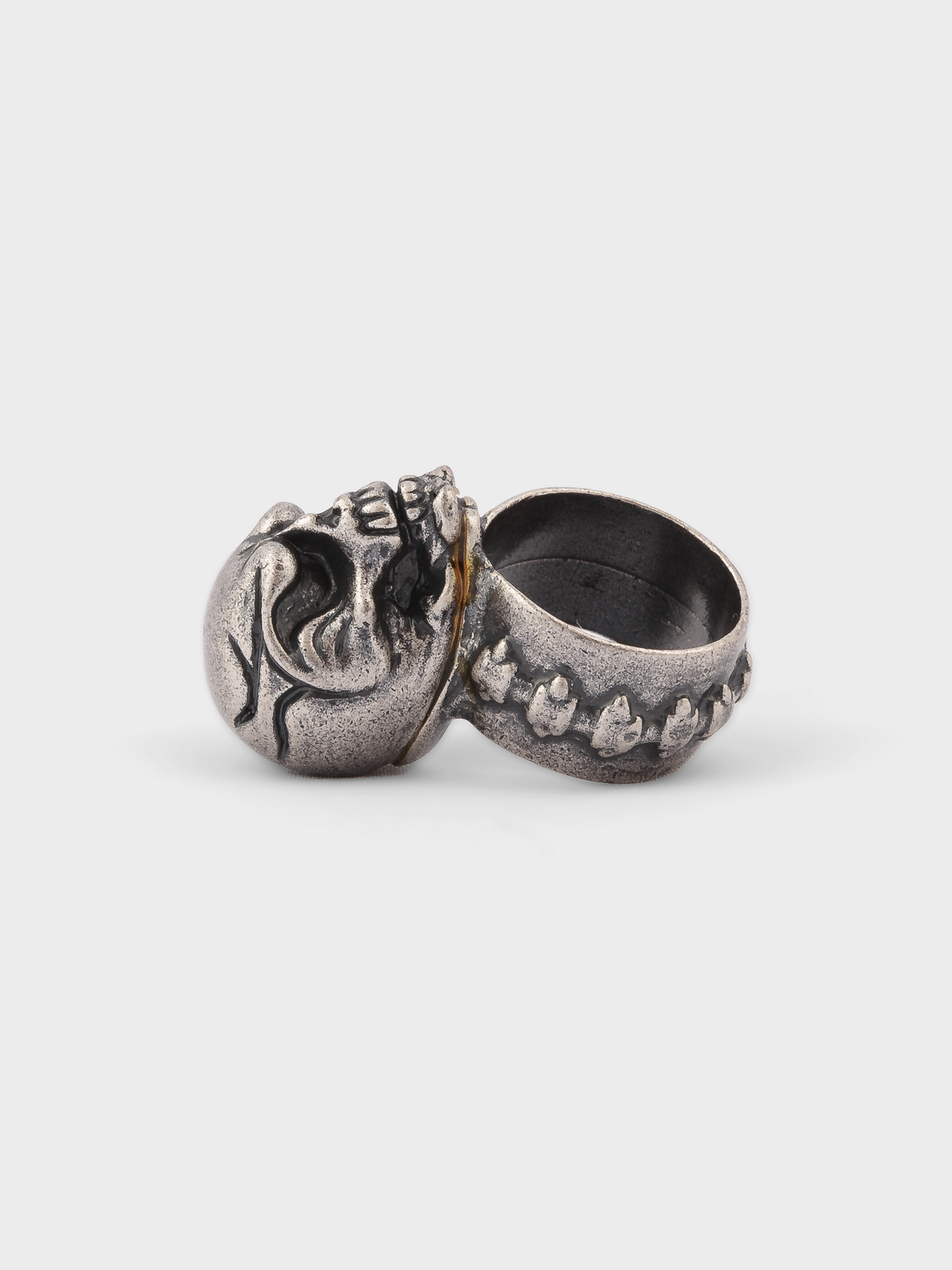 Large Skull Ring - Groupie